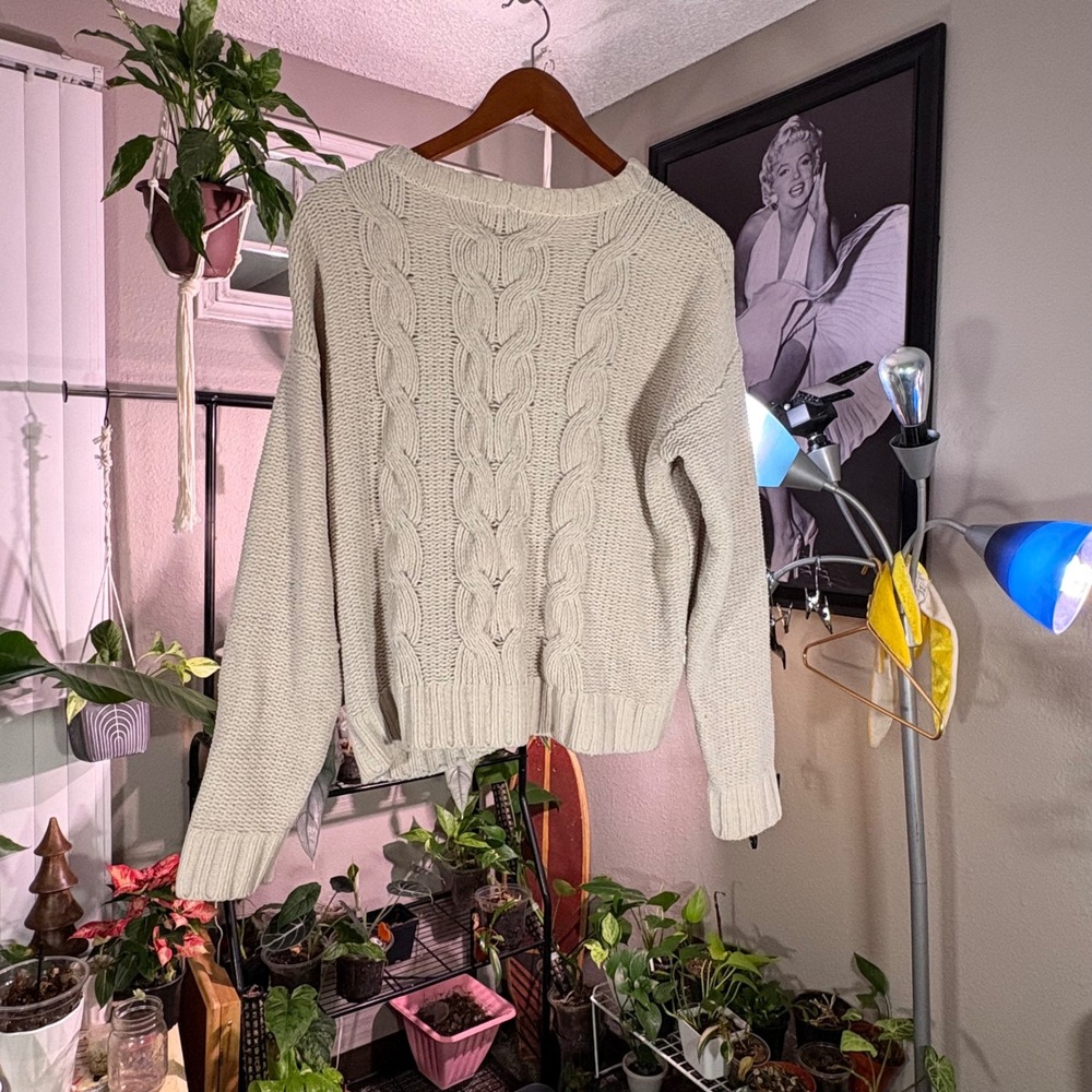 American Eagle Cream Cable Knit Chenille Sweater Cozy Chunky Pullover Size M